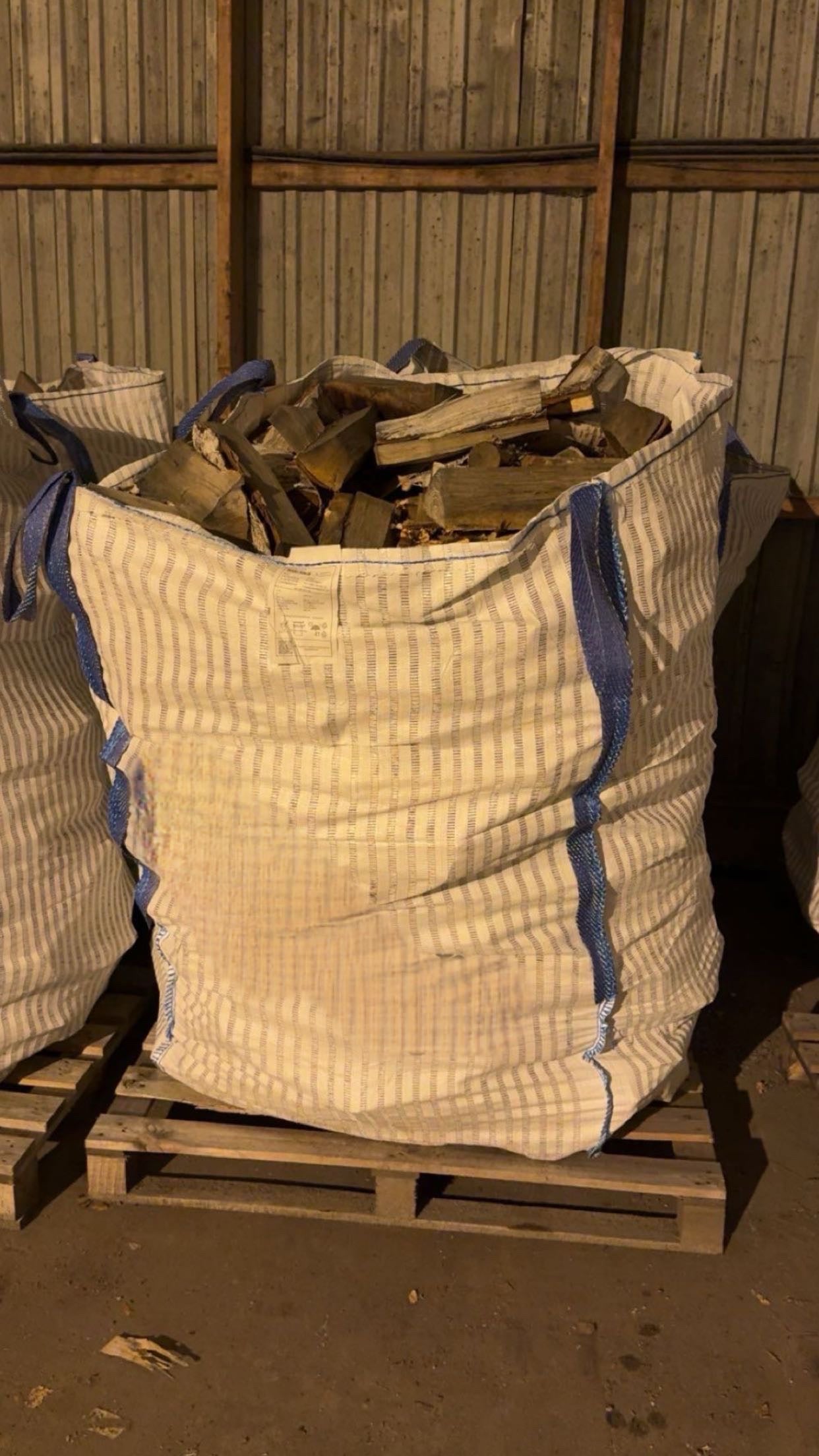 Torr Björkved i storsäck på pall ca (420kg)